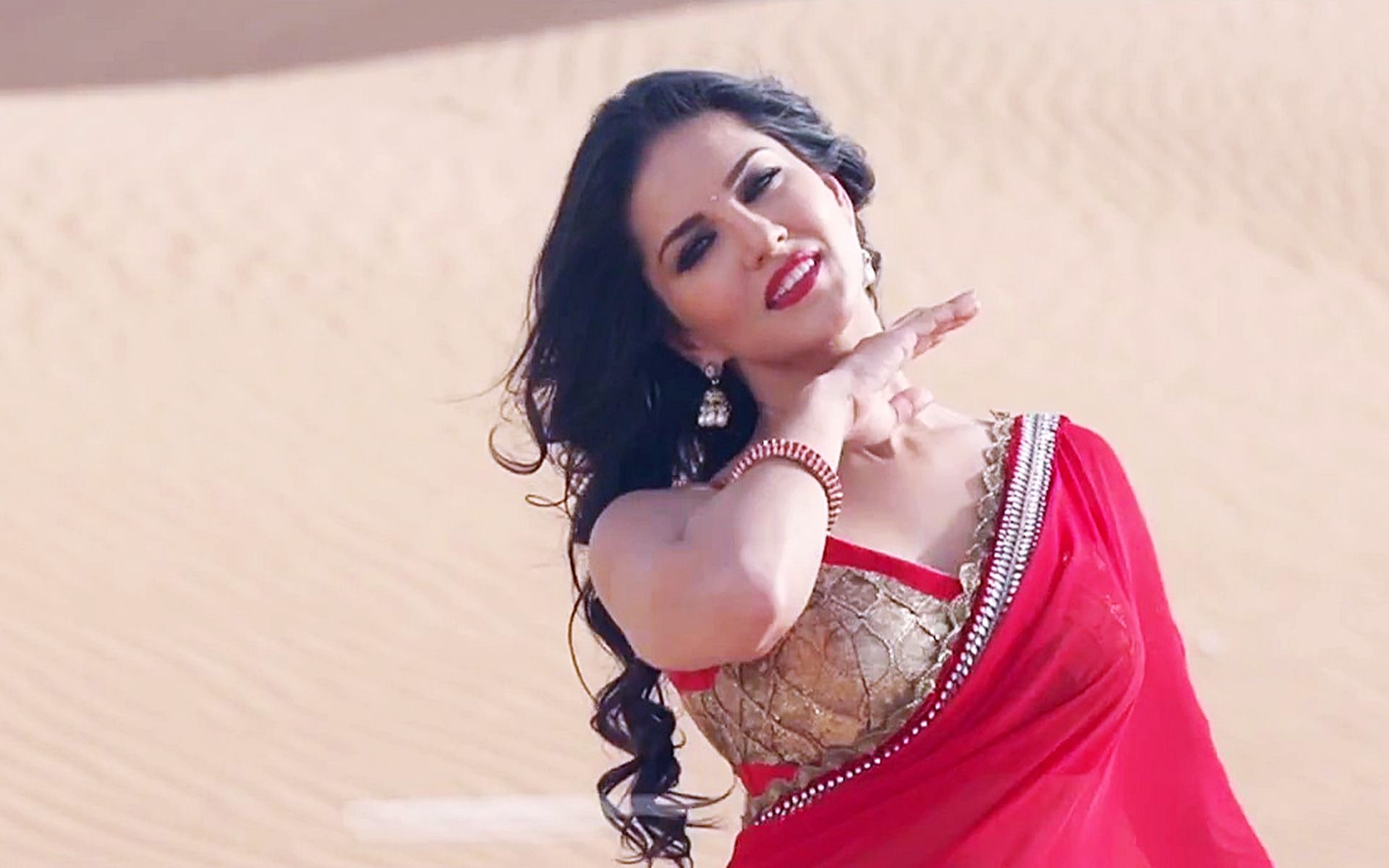 Sunny Leone Biography
