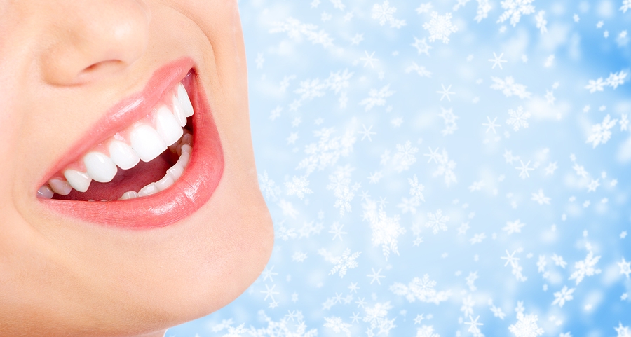 how to get white teeth naturally